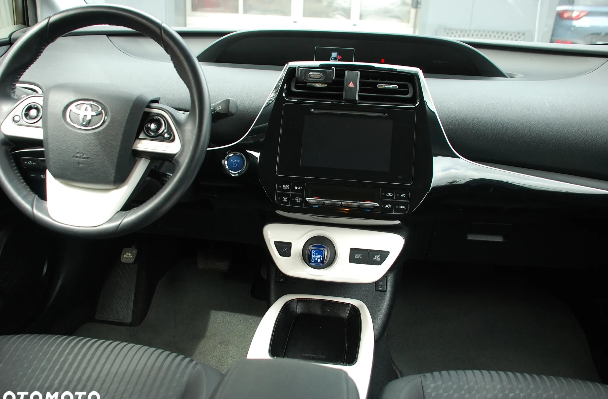 Toyota Prius cena 69820 przebieg: 153000, rok produkcji 2017 z Gołańcz małe 326